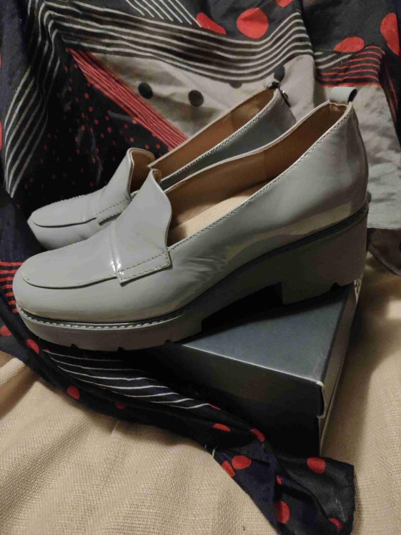 Mocasines gris claro con suela gruesa - 2