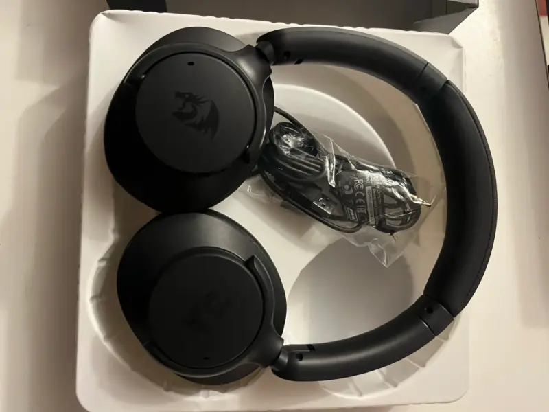 Audífonos Redragon Vibecore H610 - 5