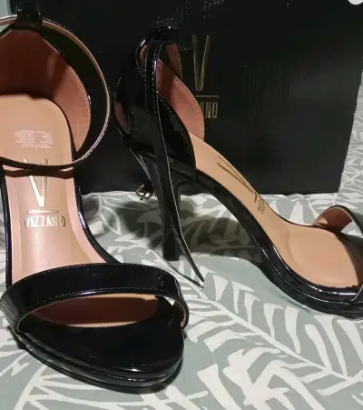 Tacones negros charol Vizzano - miniatura 1