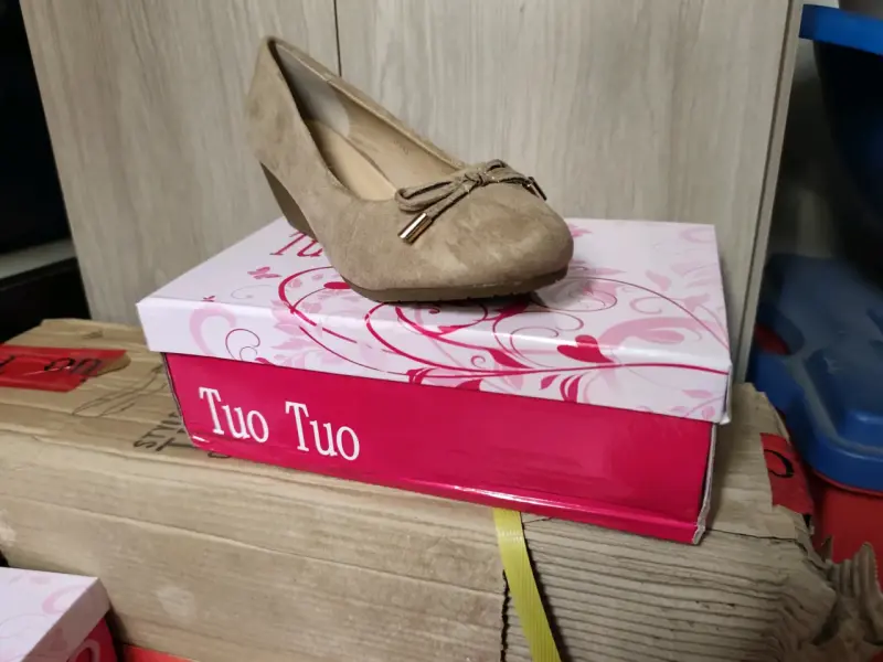 Zapatos taco medio beige y de todos los colores