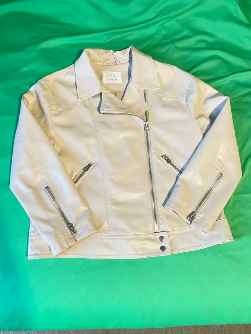 Chaqueta de cuero blanca