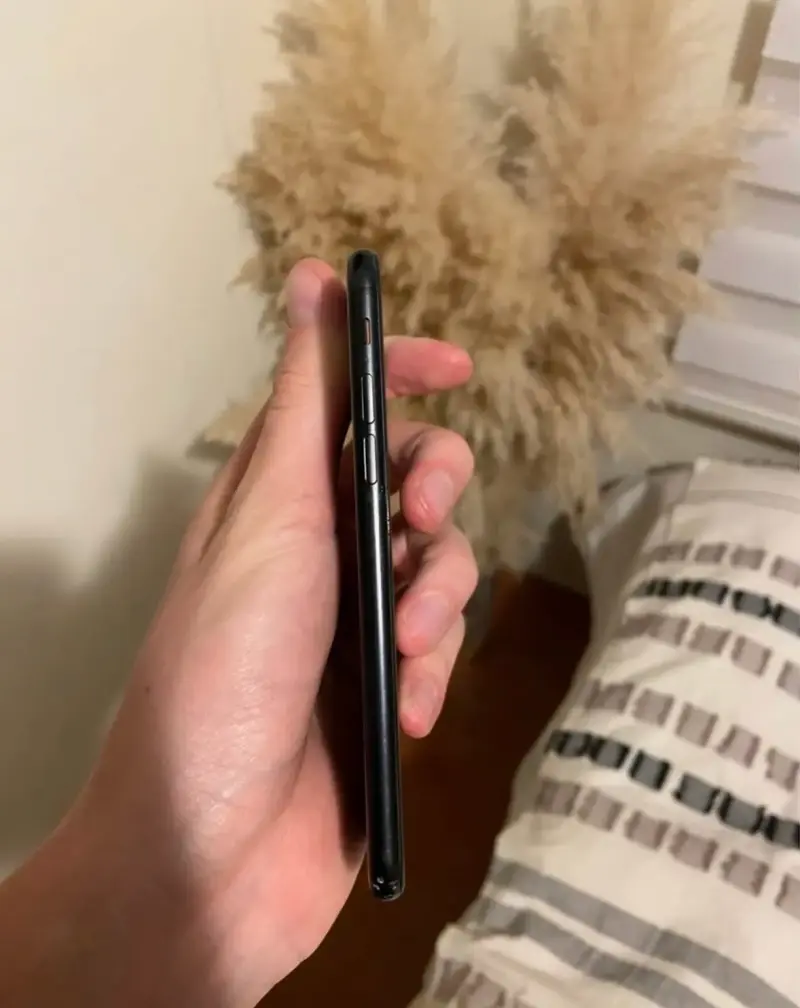 iPhone SE 2020 - 3