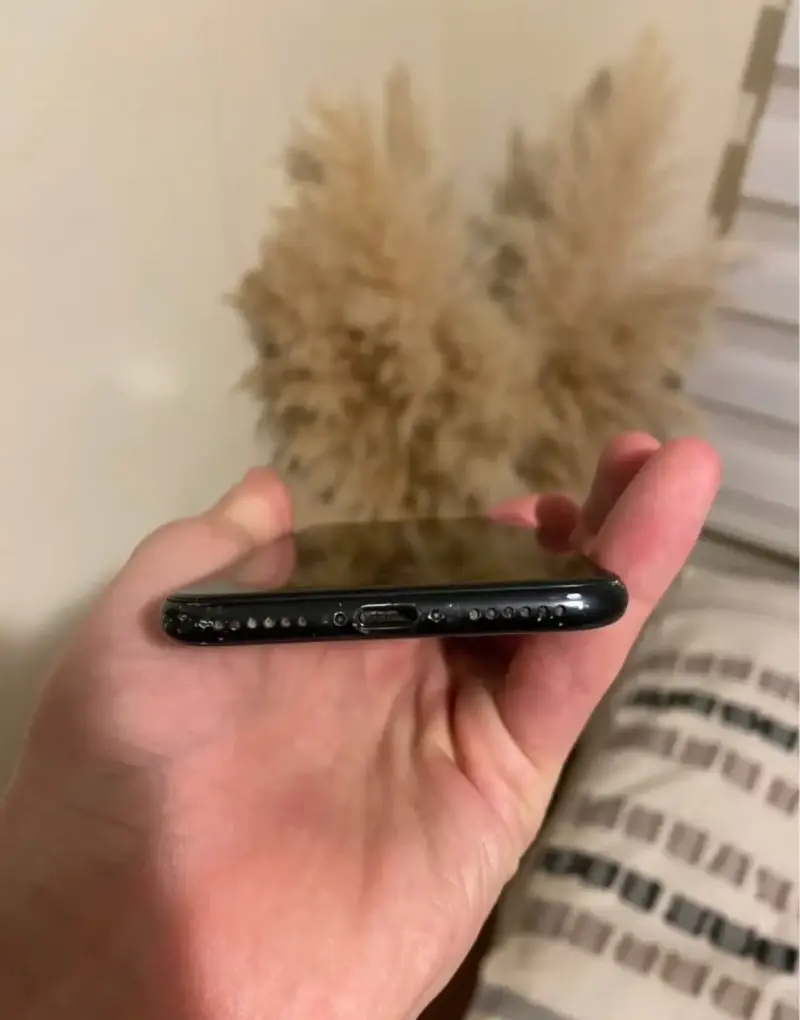 iPhone SE 2020 - 4