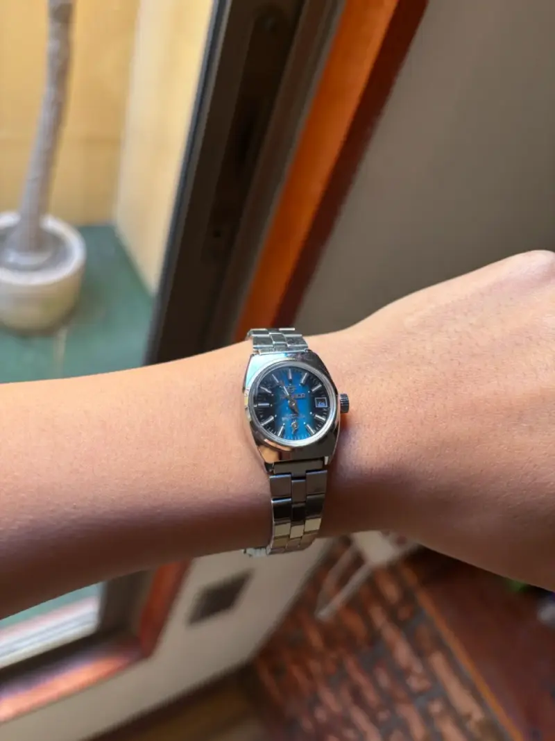 Reloj metálico a cuerda - 2