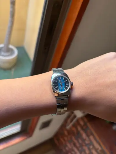 Reloj metálico a cuerda - miniatura 2