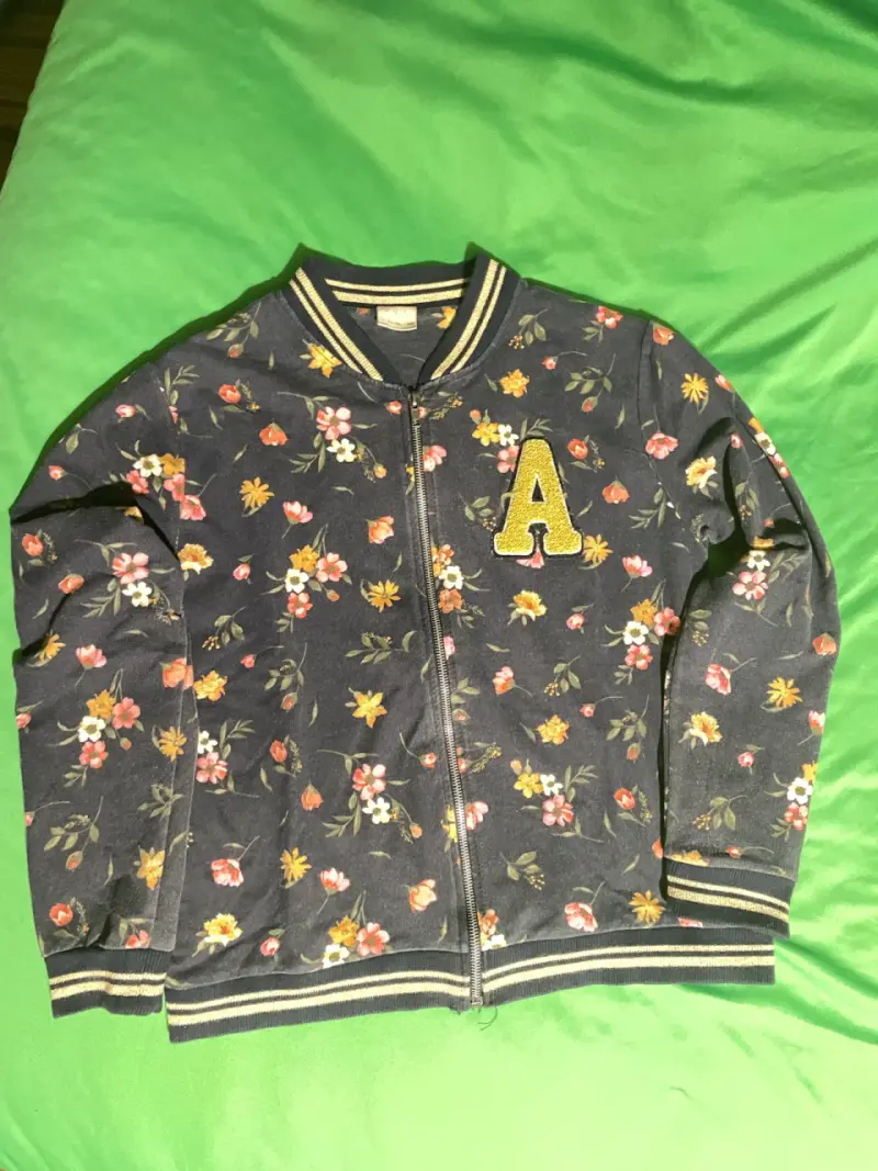 Chaqueta bomber floral negra