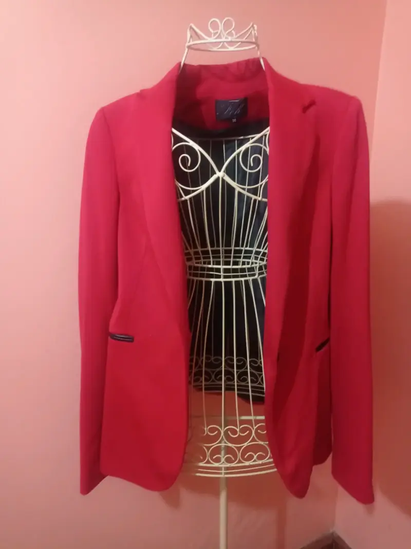 Blazer rojo elegante - 1