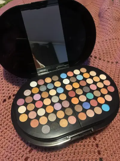 Paleta de sombras multicolor - miniatura 1