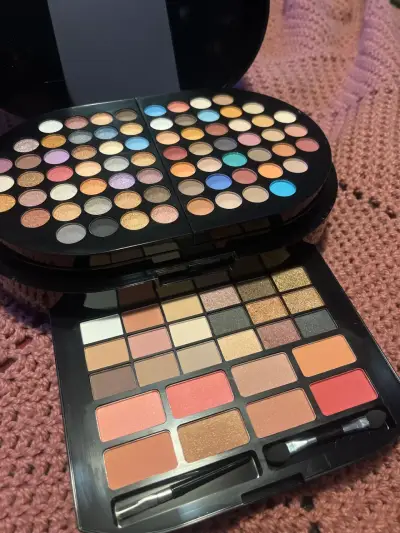 Paleta de sombras multicolor - miniatura 3