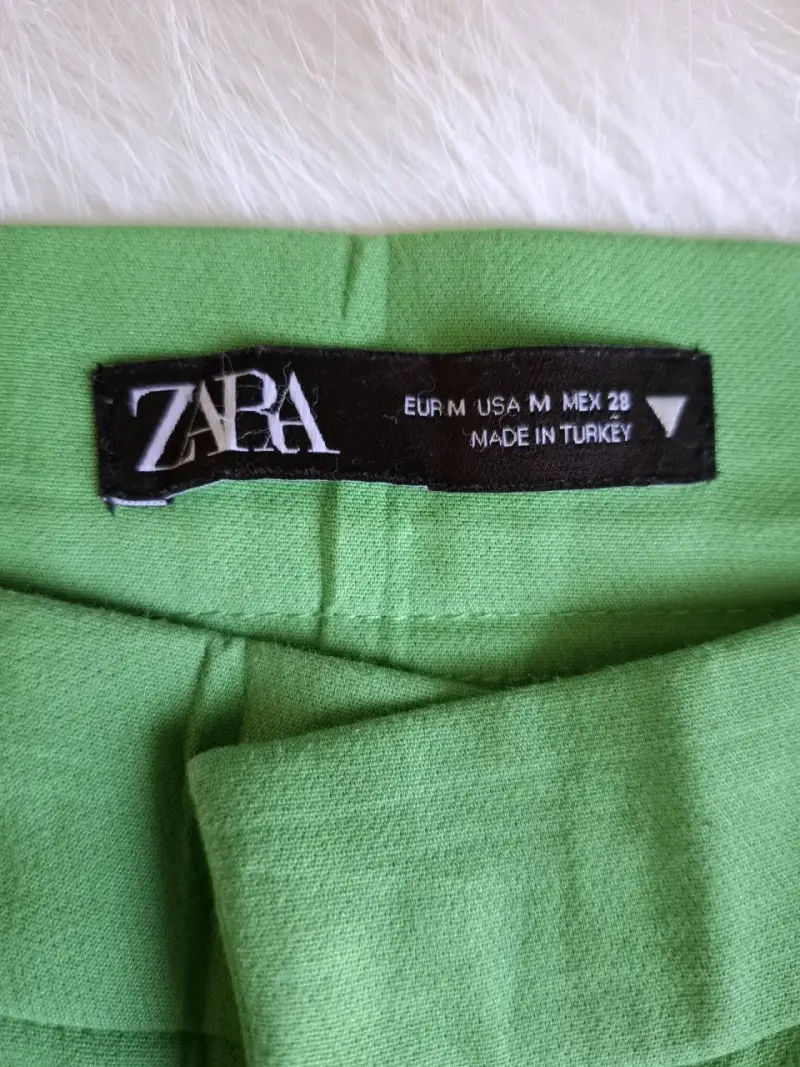 Pantalones verdes Zara - 2