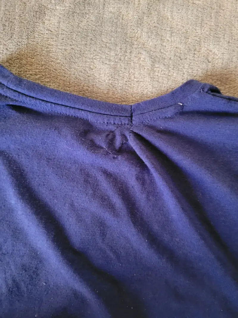 Polera azul con texto 'Mermaid' - 2