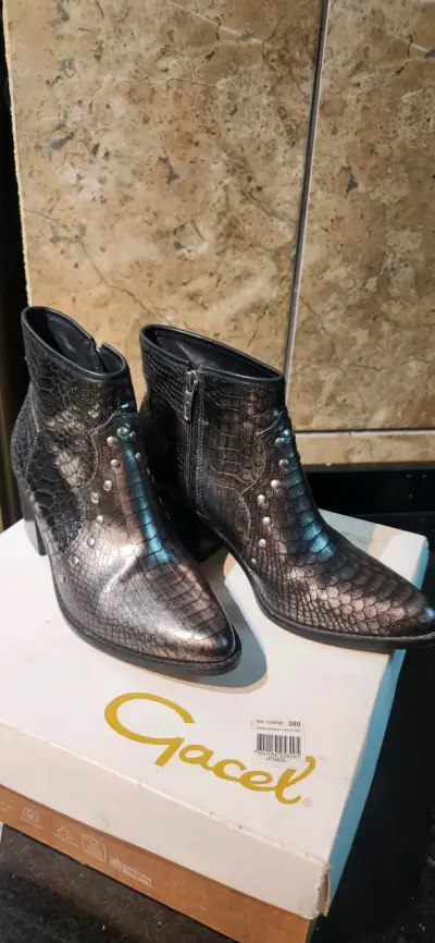 Botines de cuero reptilizados - miniatura 1