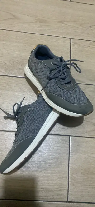 Zapatillas grises casuales - miniatura 1