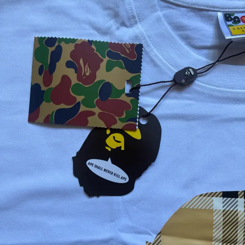Polera A Bathing Ape(BAPE) X Burberry-talla M - 4