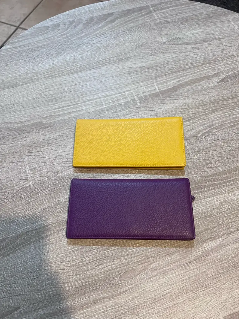 Billeteras amarilla y morada - 4