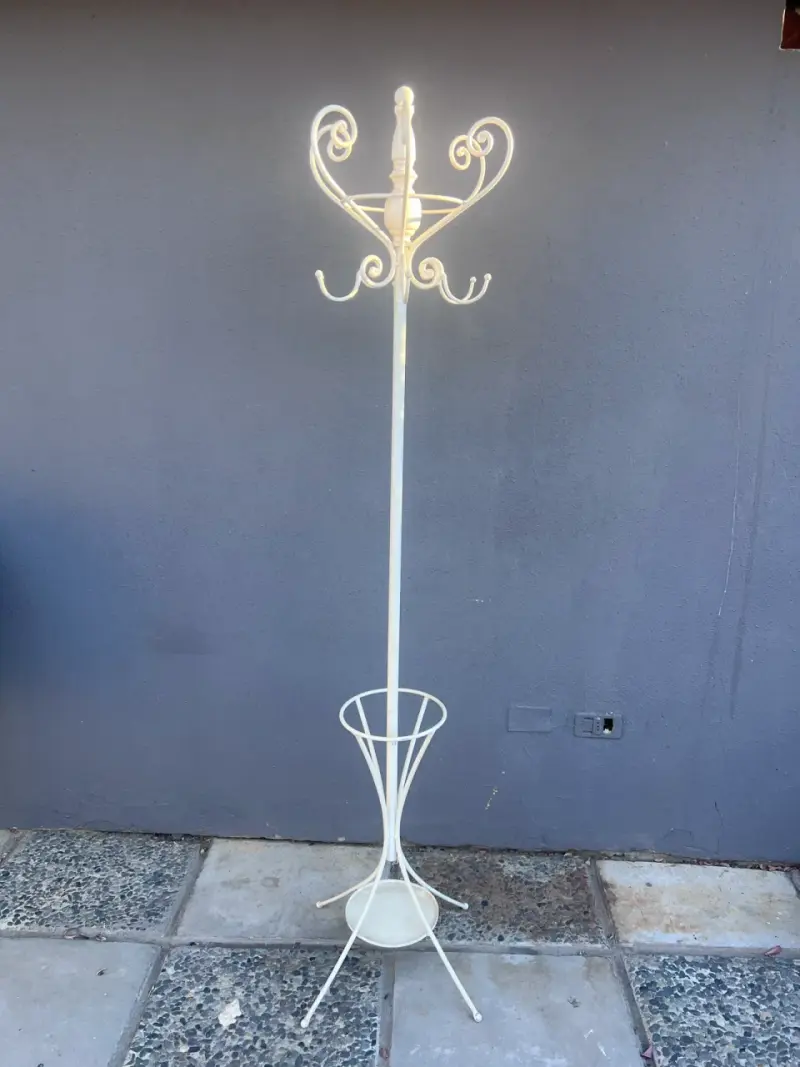 Perchero de metal blanco vintage