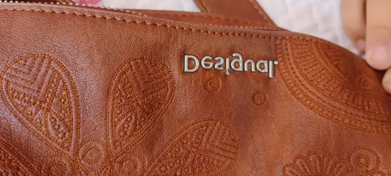 Cartera marca desigual - 3