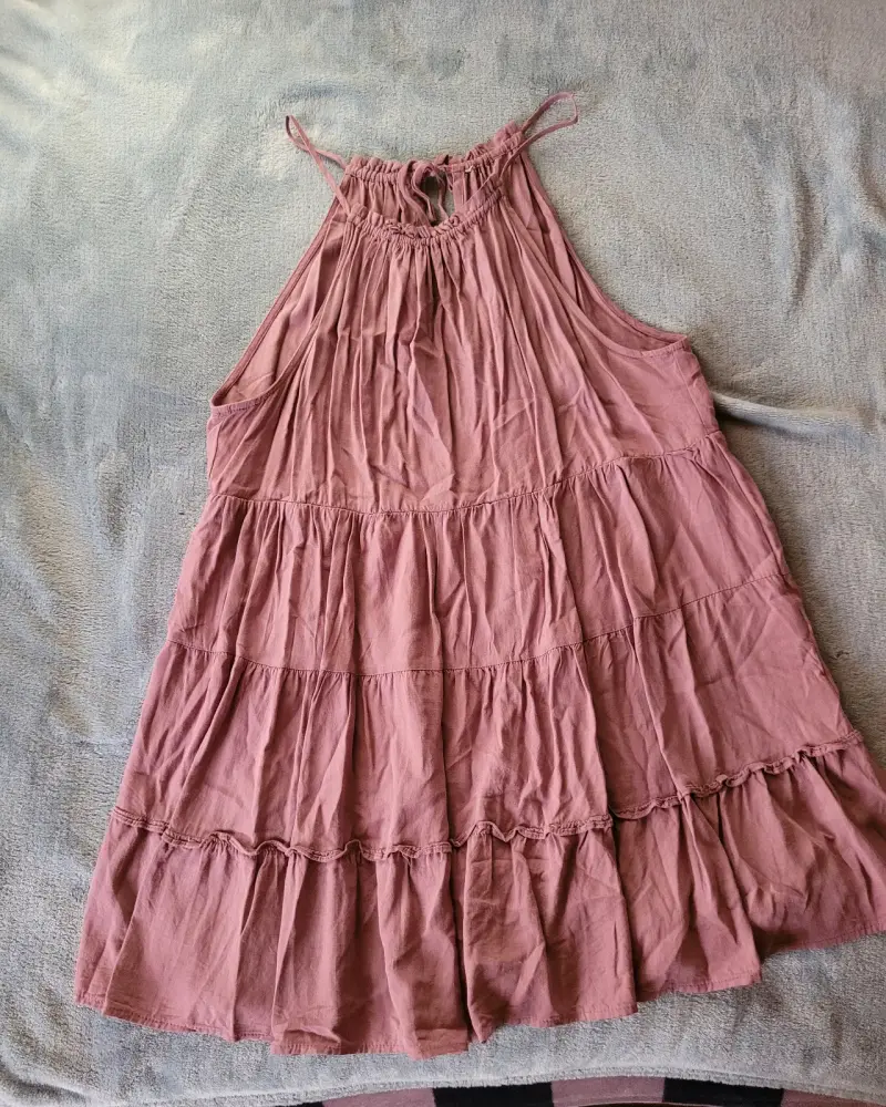 Vestido tent morado con volantes