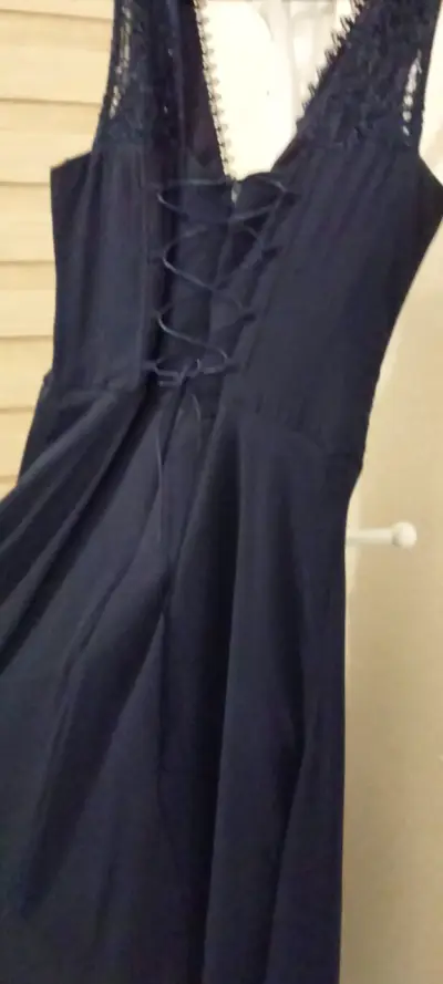 Vestido azul con encaje brillante - miniatura 6