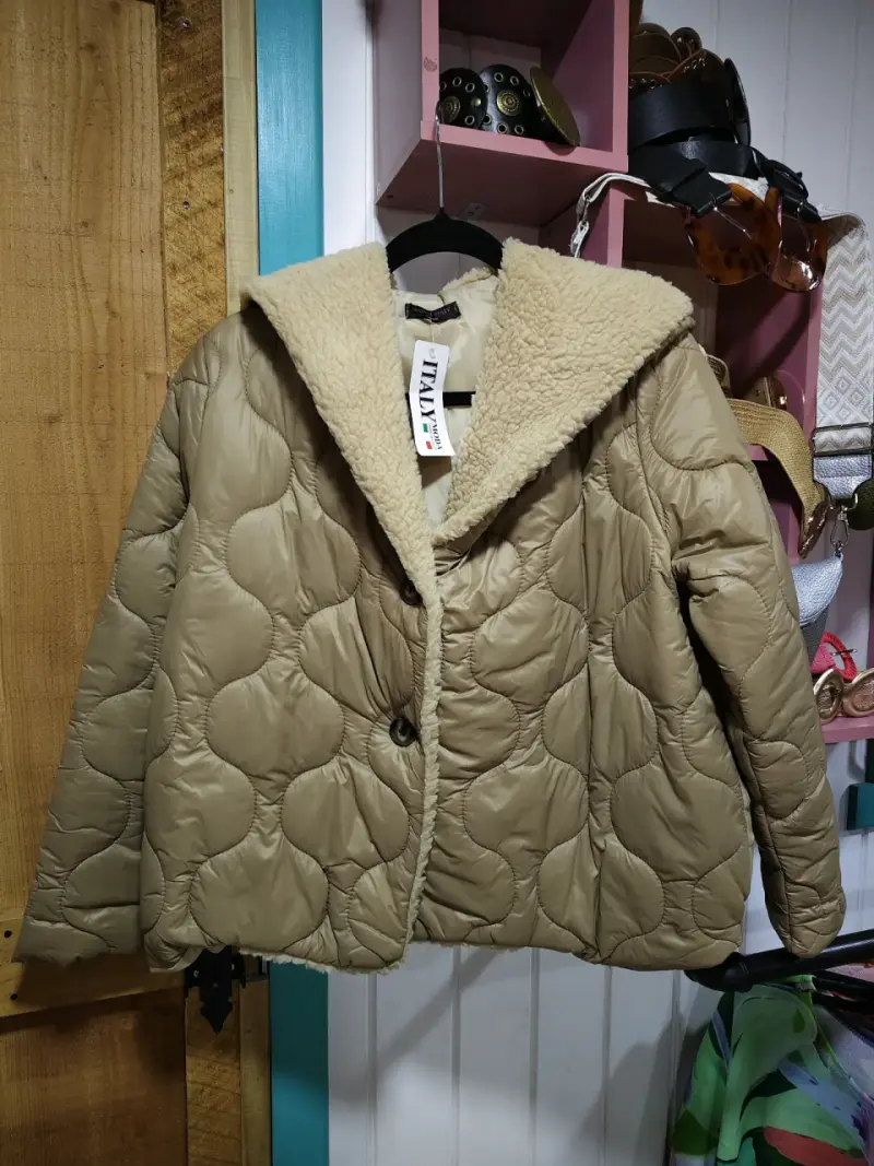 Chaqueta acolchada beige y crudo. - 2