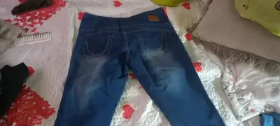 Pantalones deportivos negros - miniatura 2