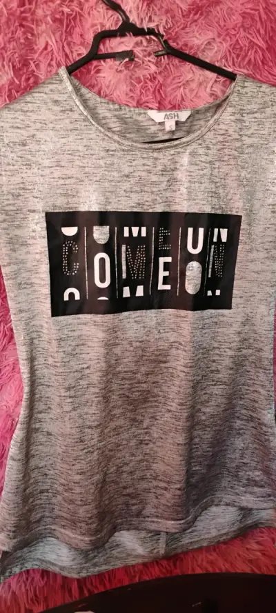 Polera gris con texto ash - miniatura 2