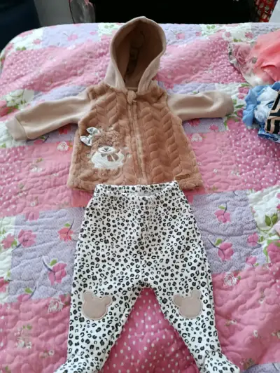 Vestido bebé floral con chaleco - miniatura 5