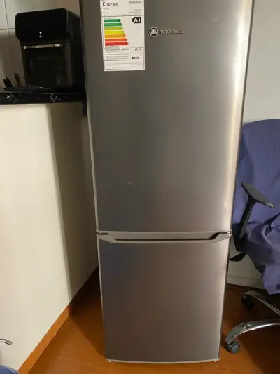 Refrigerador de dos puertas - miniatura 2