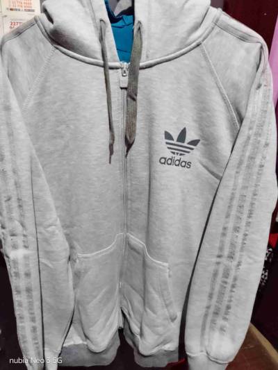 Polerón adidas gris con capucha - miniatura 1