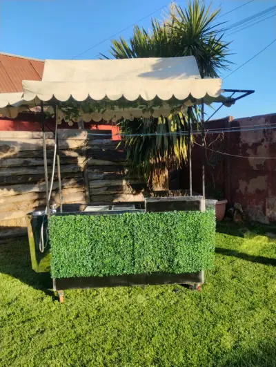 Carro de comida con frigobar - miniatura 4