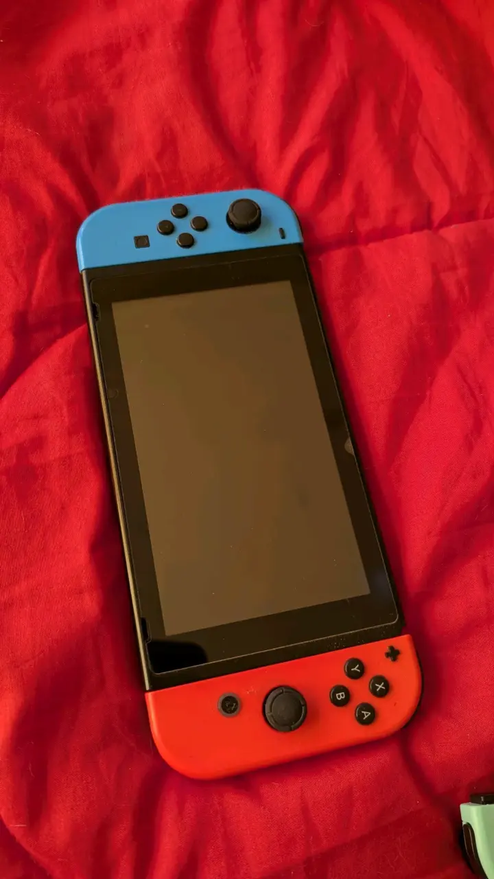 Nintendo Switch con accesorios - 2