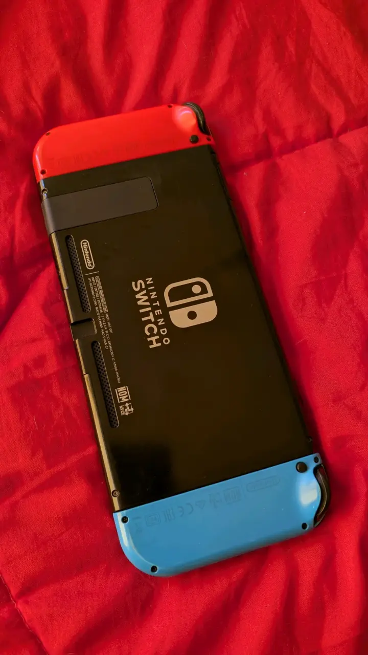 Nintendo Switch con accesorios - 3