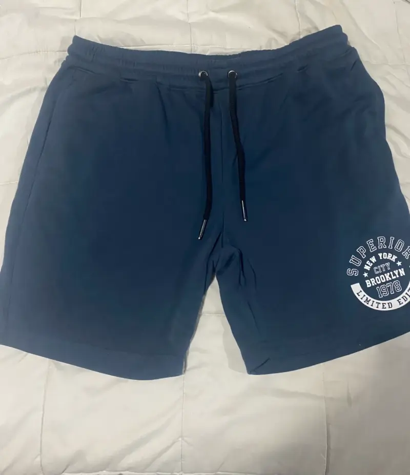 Short azul oscuro