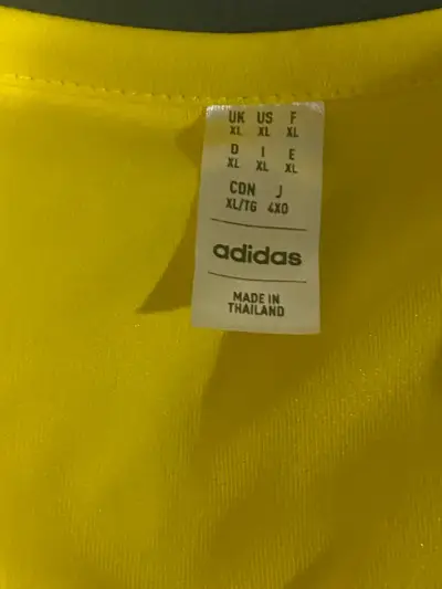 Polera amarilla Adidas deportiva - miniatura 3