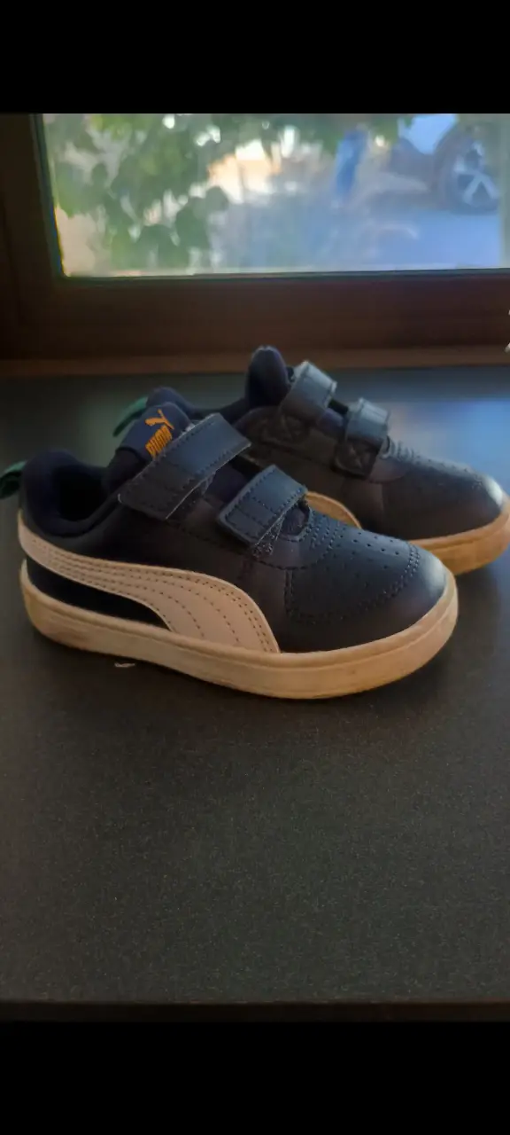 Zapatillas puma  infantiles azul y blanco