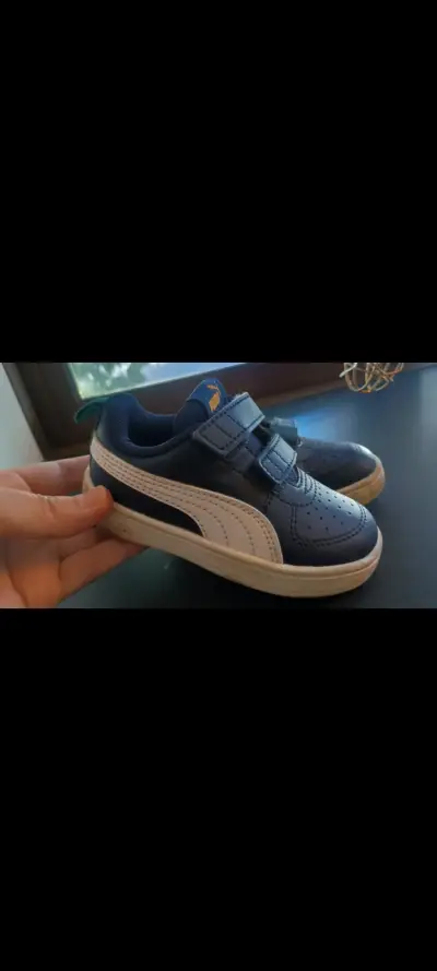 Zapatillas puma  infantiles azul y blanco - miniatura 2