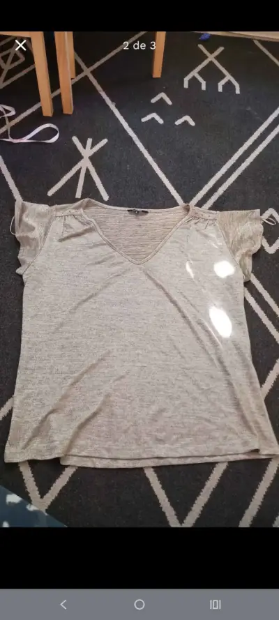 Polera dorada marca Ash muy elegante - miniatura 1