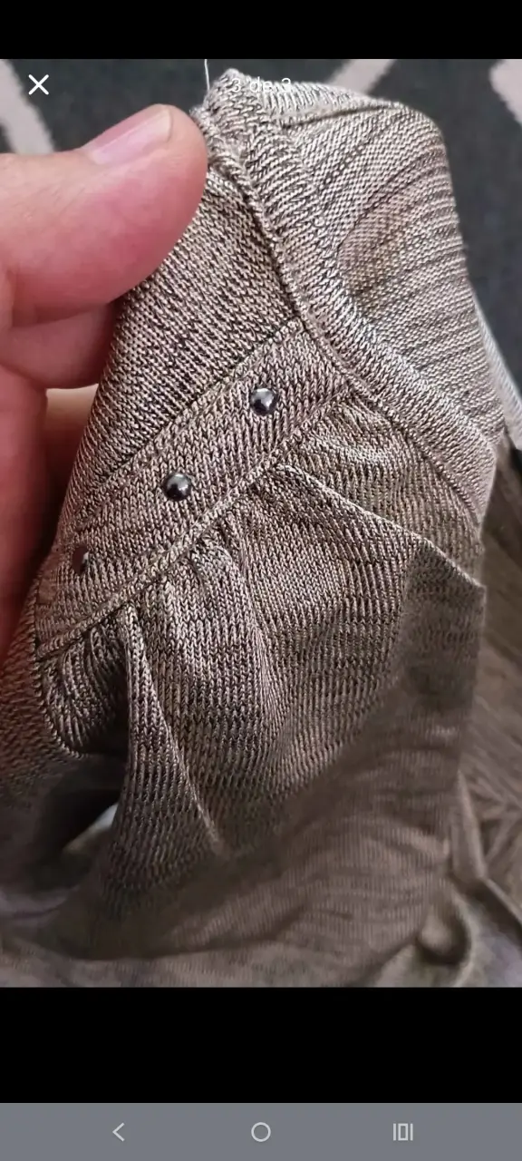 Polera dorada marca Ash muy elegante - 3