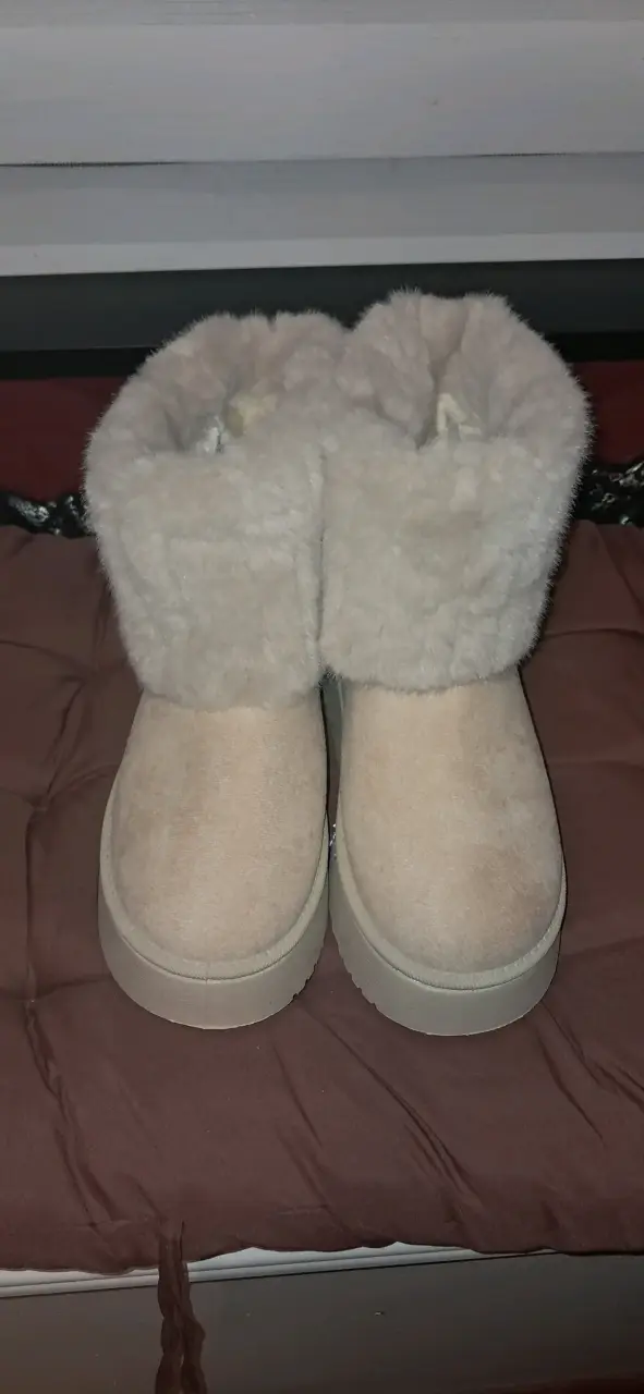 Botas de invierno peludas beige