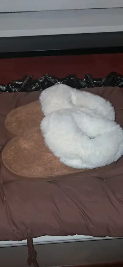 Pantuflas/botines marrones con forro blanco - miniatura 2