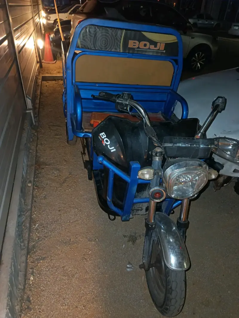 Motocarro azul Boji 600 kilos