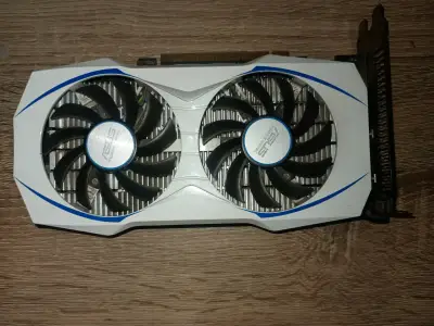 Tarjeta gráfica ASUS 1050ti oc 4gb - miniatura 2