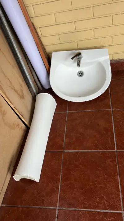 Lavamanos de cerámica con pedestal - miniatura 3