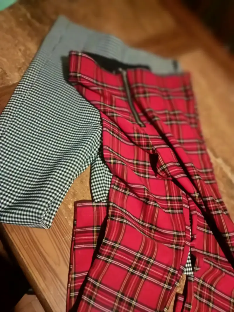 Pantalones elásticados  a cuadros Zara - 4