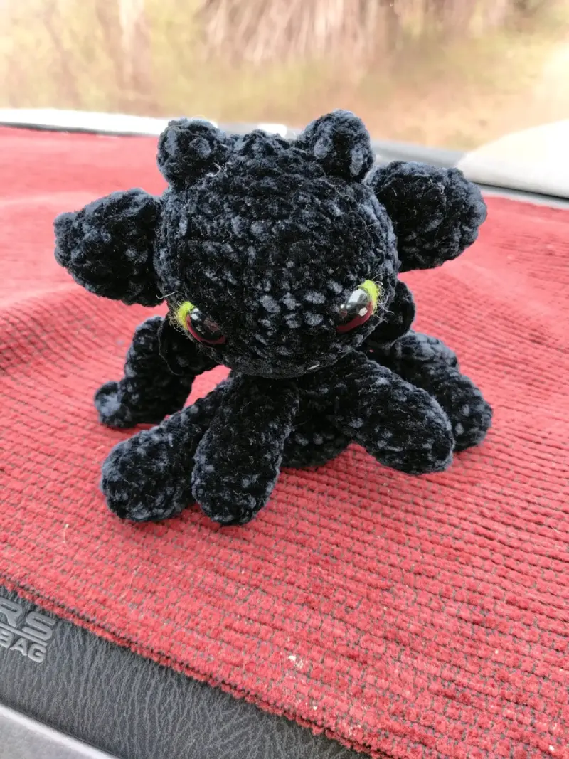 Peluche negro de dragón Chimuelo