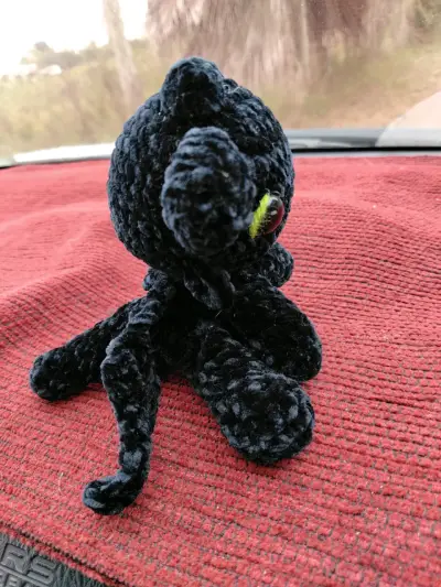 Peluche negro de dragón Chimuelo - miniatura 4