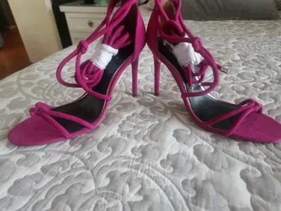 Sandalias fucsia con taco alto - miniatura 1