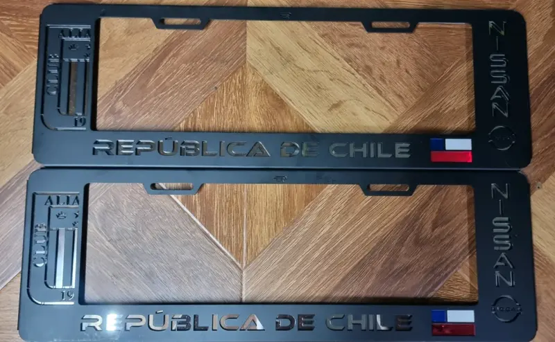 Marcos de patente Nissan Chile