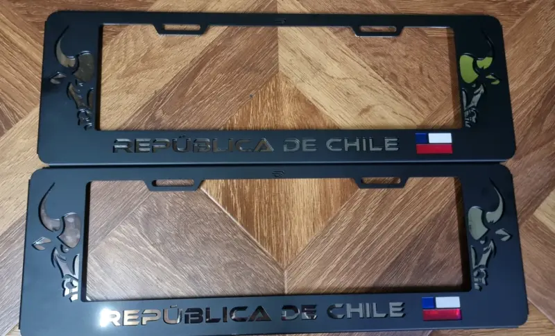 Marcos de patente Nissan Chile - 4