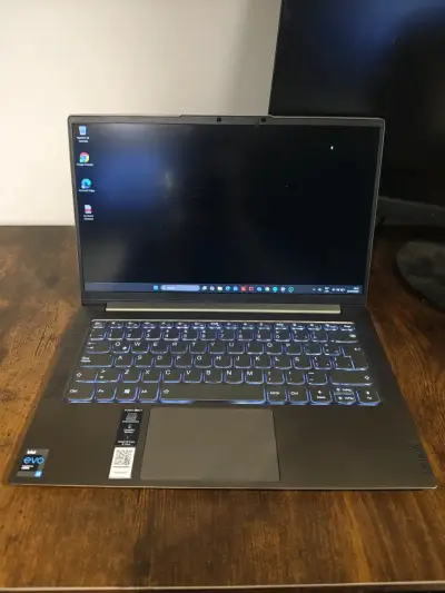 Laptop Lenovo Intel Evo - miniatura 1